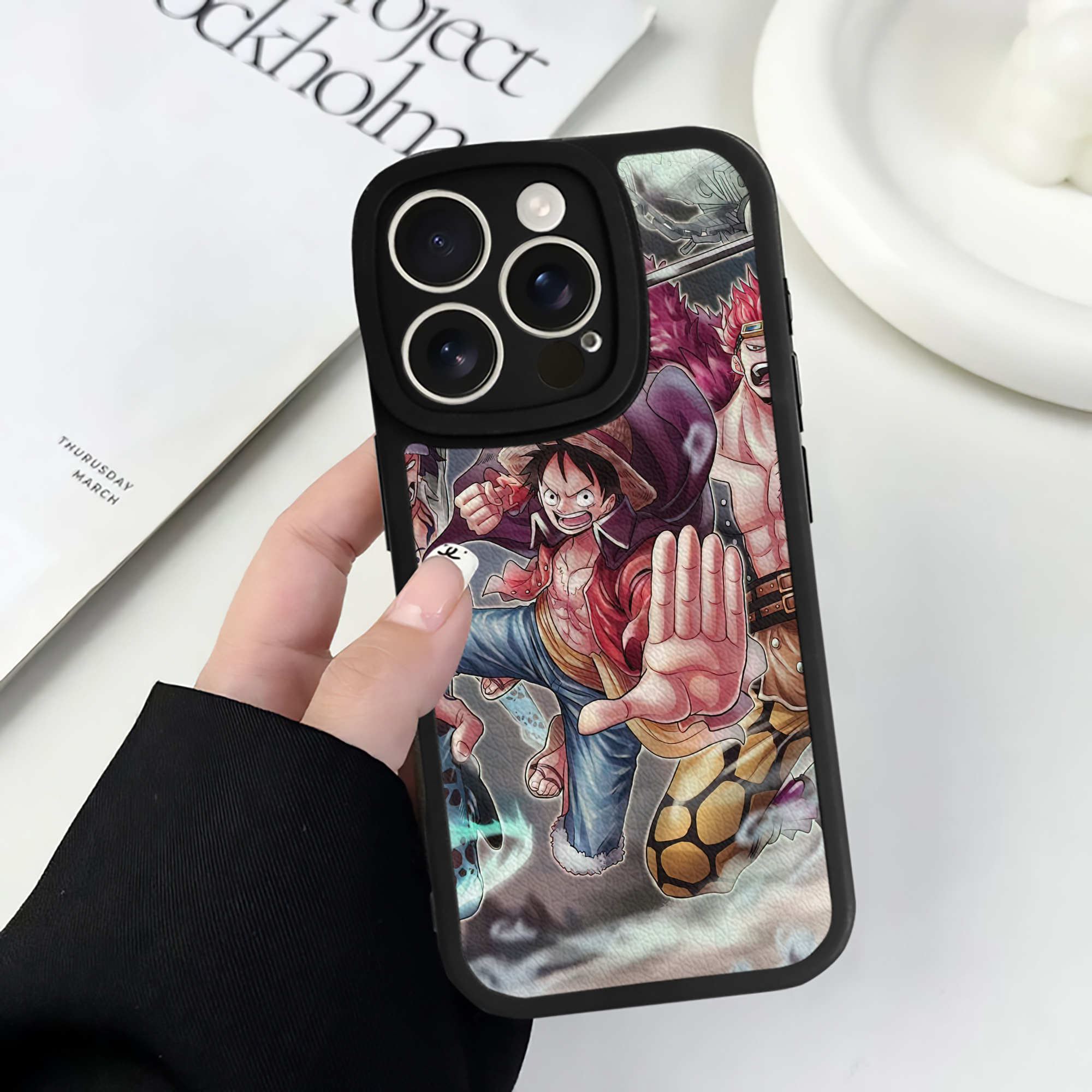 （画像用） ワンピース ONE PIECE 【iPhone 16シリーズ対応】シリコンスマホケース（レザー調） 材質：シリコン